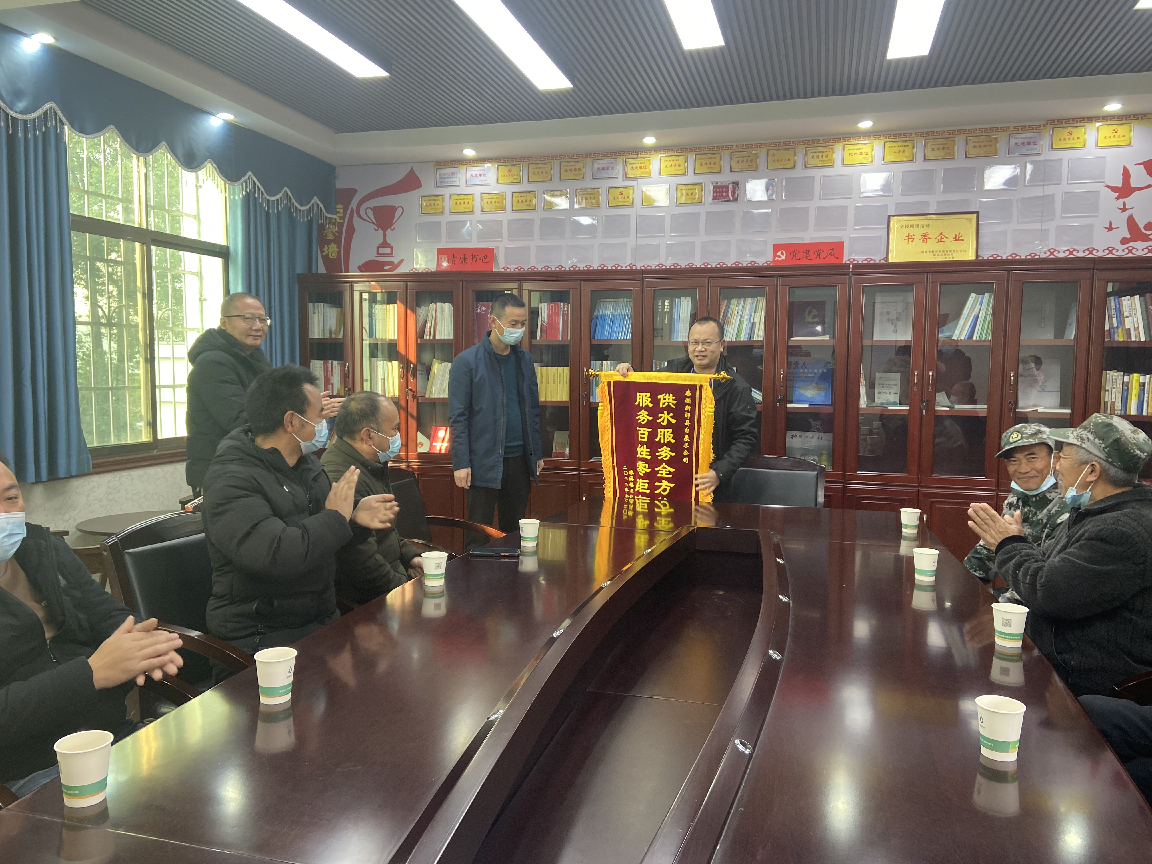 贴心服务暖人心，为民服务显真情 第 1 张